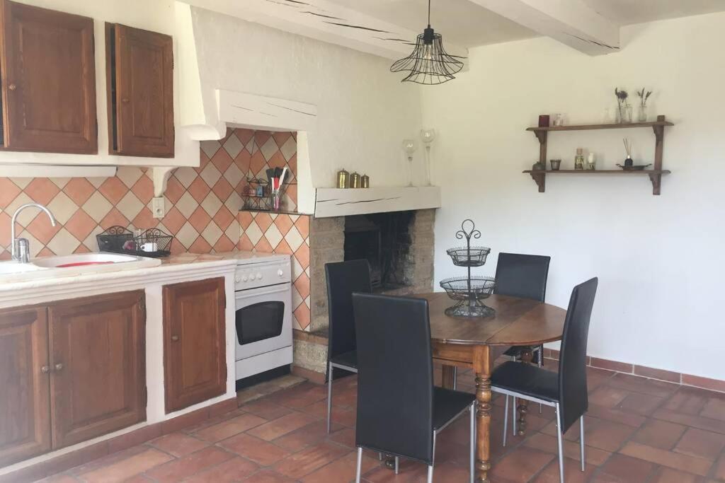 Cabanon De Charme En Plein Coeur Des Vignes Villa Pertuis Exterior foto