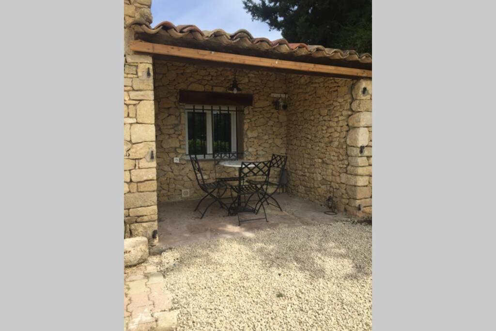 Cabanon De Charme En Plein Coeur Des Vignes Villa Pertuis Exterior foto